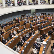 Ukrainan presidentti Volodymyr Zelenskyi puhuu Suomen eduskunnalle