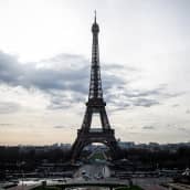 Eiffel-torni täyttää 130 vuotta - valoshow