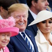 Elizabeth II, Donald Trump ja Melanie Trump.