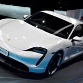 Porschen sähköauto Taycan.