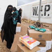 Al-hol pakolaisleirissä äitiä ja lapsia 9 joulukuuta.