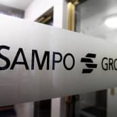 Sampo Groupin tunnus yhtiön pääkonttorin ovessa Helsingissä.