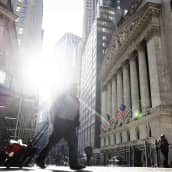 New Yorkin pörssi kuvattiin aurinkoisena tiistaina.