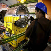 Myonitutkimukseen käytettävää laitteistoa CERNin tutkimuslaitoksessa Genevassa.