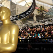 Oscar-patsas Kodak-teatterin edustalla Hollywoodissa.
