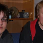 Kainuun Ammattiopiston opiskelija Niko Saarela ja opettaja Marko Karvonen keväällä 2012.