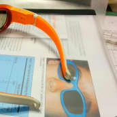 Karsastuksen hoitoon kehitetyt uudenlaiset silmälasit.