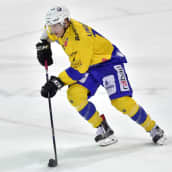 Perttu Lindgren HC Davosin paidassa.