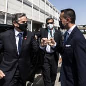 Yhdysvaltain ulkoministeri Antony Blinken (vas.) ja Italian ulkoministeri Luigi Di Maio kohtasivat Isisin vastaisen koalition kokoontumisessa Roomassa.