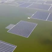 Singaporessa paljastettiin valtava kelluva aurinkovoimala