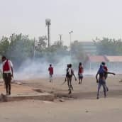 Sudanin protestit eivät hellitä 