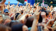 Yleisömeri rockfestivaaleilla.