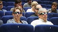 Elokuvateatterin yleisöä 3D-lasit päässä.