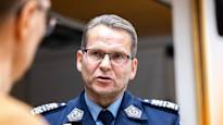 Poliisi varoittaa kehittyneistä huijauspuheluista, joissa saatetaan käyttää syvä­väärennöksiä