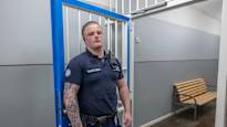 Joonatan Asovaara, 21, työskentelee kesävanginvartijana Helsingin Sörkassa – ”Ei ole pelottanut”