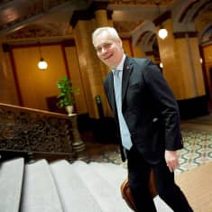 Antti Rinne saapumassa hallitusneuvotteluihin Säätytalolle Helsingissä.