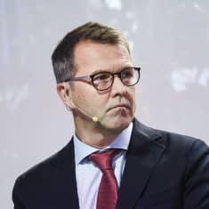 Kuvassa on Pekka Tennilä.