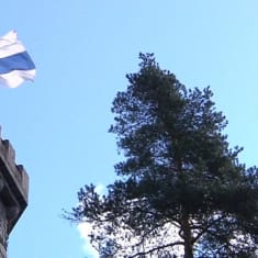 Aulangon näkötornissa liehuu Suomen lippu
