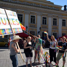Turku Pride päättyi Vanhalle Suurtorille.