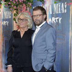 Abban jäsen Björn Ulvaeus (oik.) yhdessä elämänkumppaninsa Lena Källersjön kanssa Tukholmassa 20. tammikuuta 2016.
