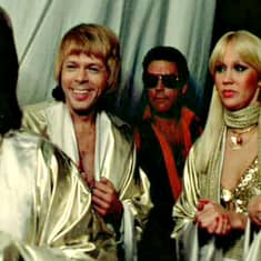 Abba valmiina lavalle. Kuva Lasse Hallströmin elokuvasta Abba The Movie (1977).