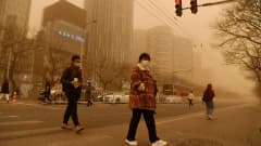 Pekingiin iski sakea hiekkamyrsky maanantaina.