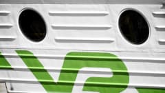 VR:n logo junan kyljessä.