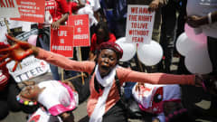 Kenialiset aktivistit protestoivat Sharon Otienon murhaa.