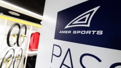 Suomalainen urheiluvälinekonserni Amer Sports Oyj:n  Amer Sports Brand store - myymälä