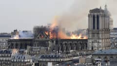Notre Damen kattorakenteet paloivat Pariisissa 15. huhtikuuta. 