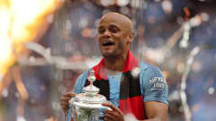 Vincent Kompany nostelee FA Cup pyttyä