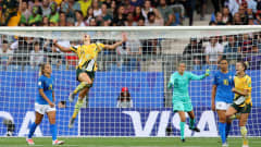 Alanna Kennedy riemastui Australian voitettua Brasilian 3-2 jalkapallon MM-kisoissa.