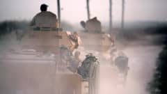 Turkin sotilaita tankeissaan Pohjois-Syyriassa