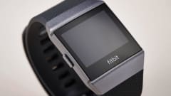 Google ostaa yhdysvaltalaisen älykelloja ja aktiivisuusrannekkeita valmistavan Fitbitin. Kuvassa Fitbitin valmistama älykello.