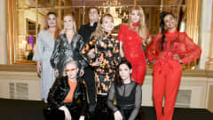 Suomen euroviisupaikasta kisaavat artistit Catharina Zühlke (takana vas.), Sansa, Aksel Kankaanranta, Erika Vikman ja Tika sekä F3M:n Viv, Baby O ja Miara (edessä, järjestys ei tiedossa) Uuden Musiikin Kilpailun tiedotustilaisuudessa Hotelli Kämpin Peilisalissa Helsingissä 21. tammikuuta.