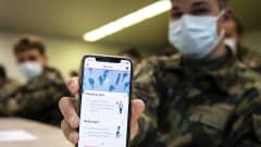 Sveitsin armeija sotilaat testaavat applikaatiota jolla voidaan jäljittää mahdollisesti koronavirukselle altistuneita ihmisiä.