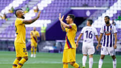 Arturo Vidal ja Lionel Messi tuulettavat Barcelonan ainokaista osumaa.