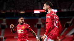 Manchester Unitedin Fred ja Bruno Fernandes juhlivat voittomaalia Liverpoolia vastaan.
