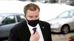 Puolustusministeri Antti Kaikkonen saapui Säätytalolle Helsingissä 22. tammikuuta.