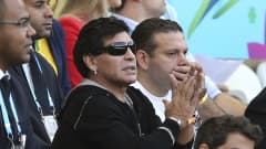 Diego Maradona seurasi katsomosta Argentiinan ja Iranin ottelua Brasilian MM-turnauksessa.
