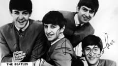 Beatlesit yhteiskuvassa kesällä 1964.