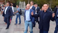Venäjän presidentti Vladimir Putin ja Italian entinen pääministeri Silvia Berlusconi valokuvattuna Krimillä 11. syyskuuta.