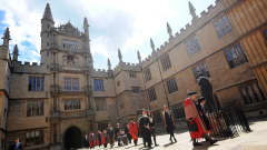 Opiskelu Britanniassa voi vaikeutua mahdollisen EU:sta irtautumisen takia. Kuvassa Oxfordin yliopisto rakennus.