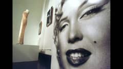 Marilyn Monroen mekko museossa.