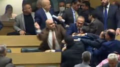 Jordanian parlamentissa nähtiin useita nyrkiniskuja ja ankaraa painia