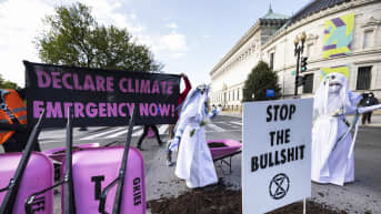 Ilmastoaktivistien mielenosoitus Washingtonissa 22. huhtikuuta.