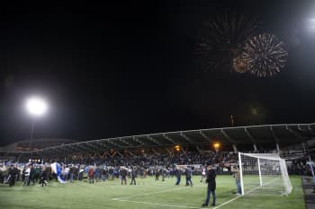 Ilotulitukset valaisivat stadionin