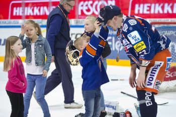 Kristian Kuusela mestaruusjuhlissa.
