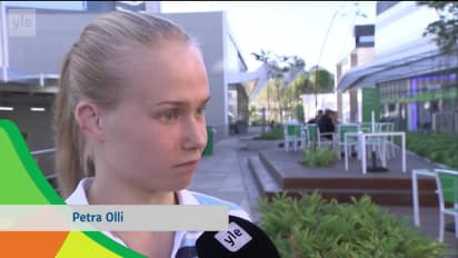 Petra Ollin paininälkä kasvaa, kaksi voittoa veisi jo mitaliotteluihin |  Yle Urheilu