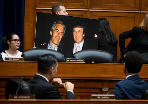 Trumpin vakavin haaste ilmestyi haudan takaa: Epstein-tapaus sai presidentin hyökkäämään kannattajiaan vastaan